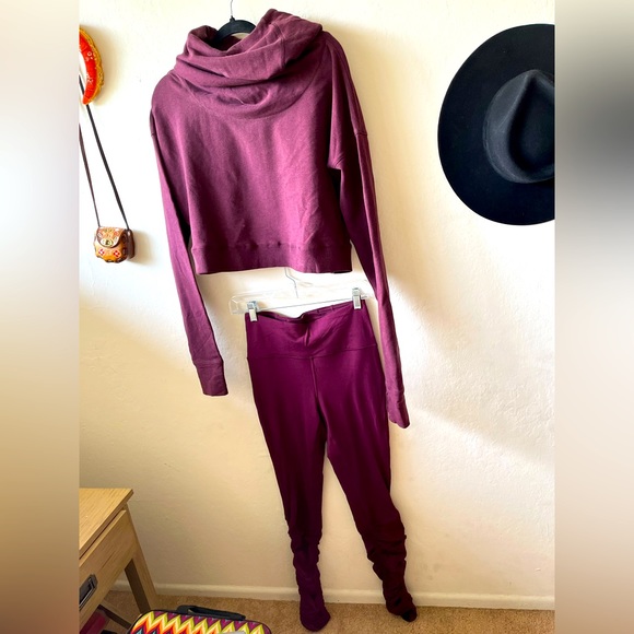 Lululemon legging - Picture 2 of 2